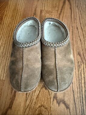 Woman’s Ugg Slippers